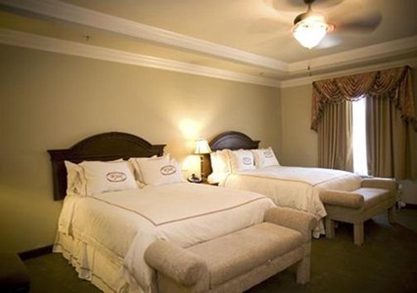 The Juliet Hotel Lafayette Room photo