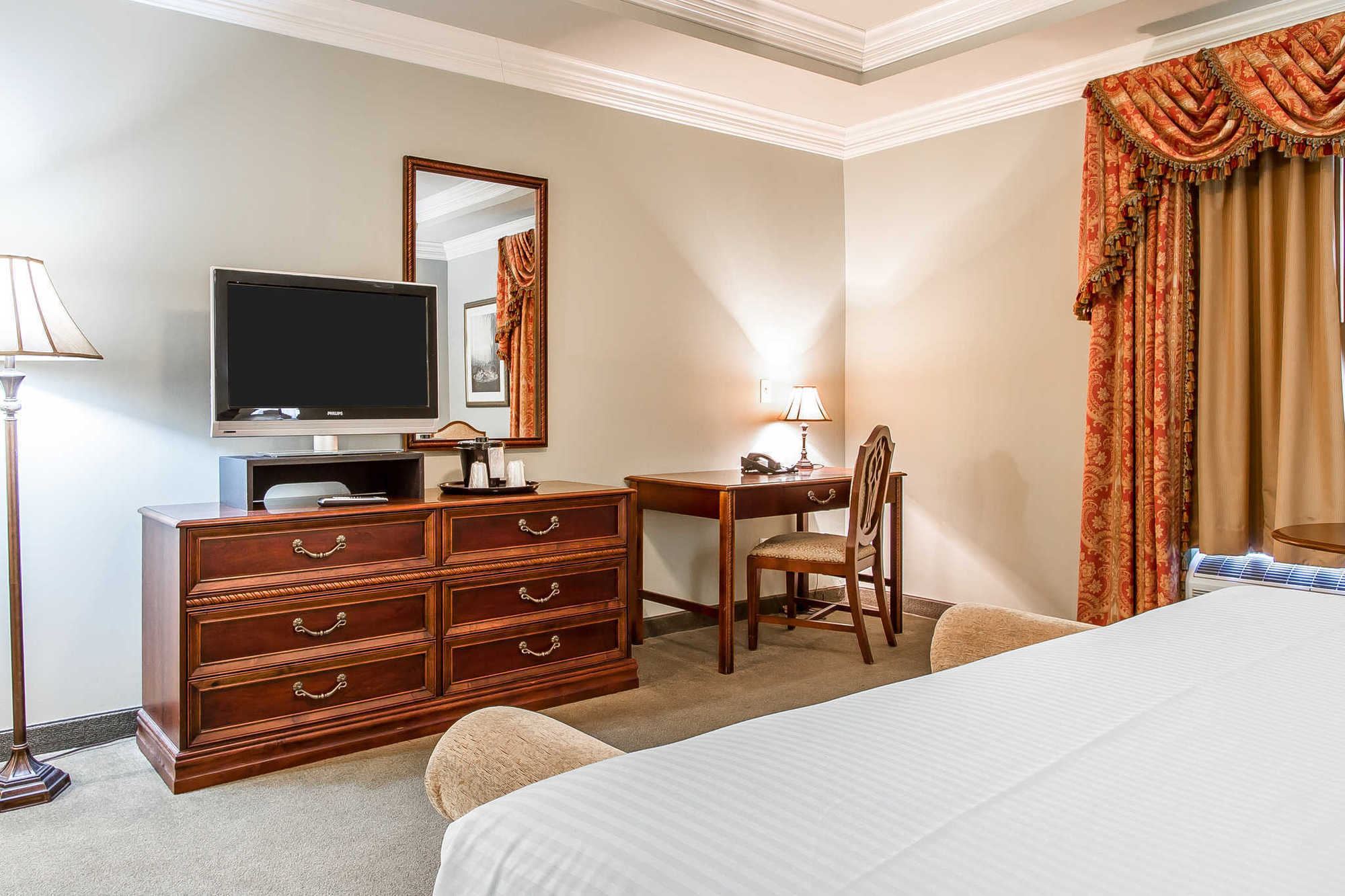 The Juliet Hotel Lafayette Room photo